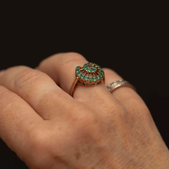 Vintage Spiral Emerald Cluster Ring in 10k Gold – Retro Mid-Century Cocktail Sta - Picture 7 of 12